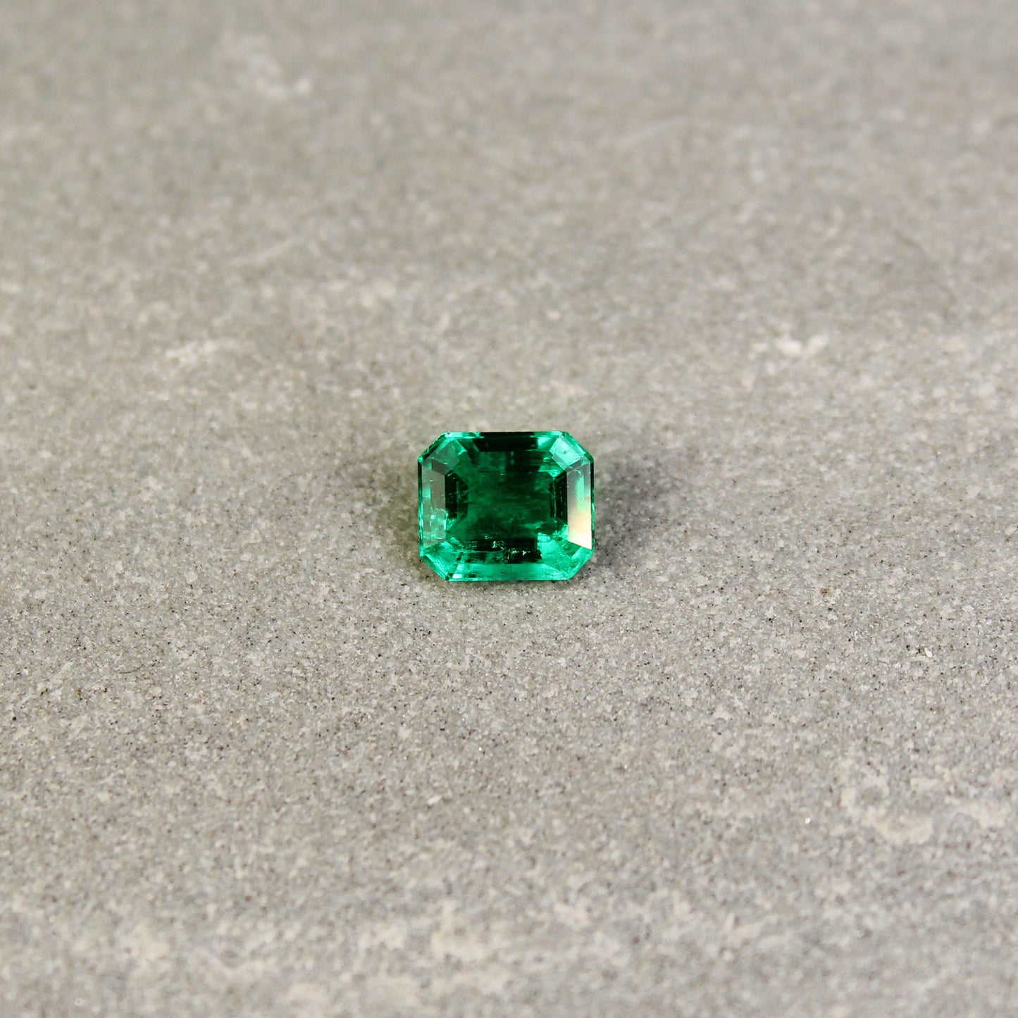 0.60ct Octagon Emerald, Moderate Oil, Colombia - 5.76 x 4.89 x 2.95mm