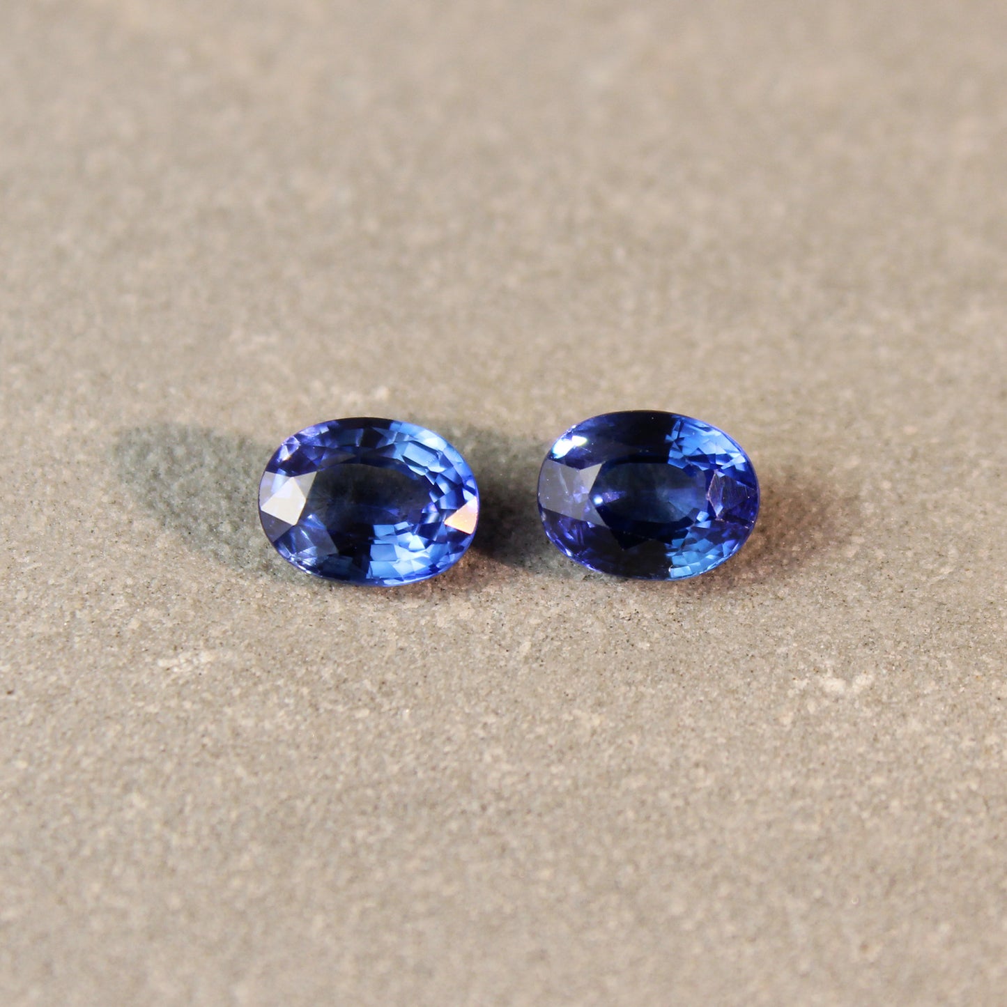 2.60ct Oval Sapphire Pair, Heated, Sri Lanka - 7.1 x 5.5mm