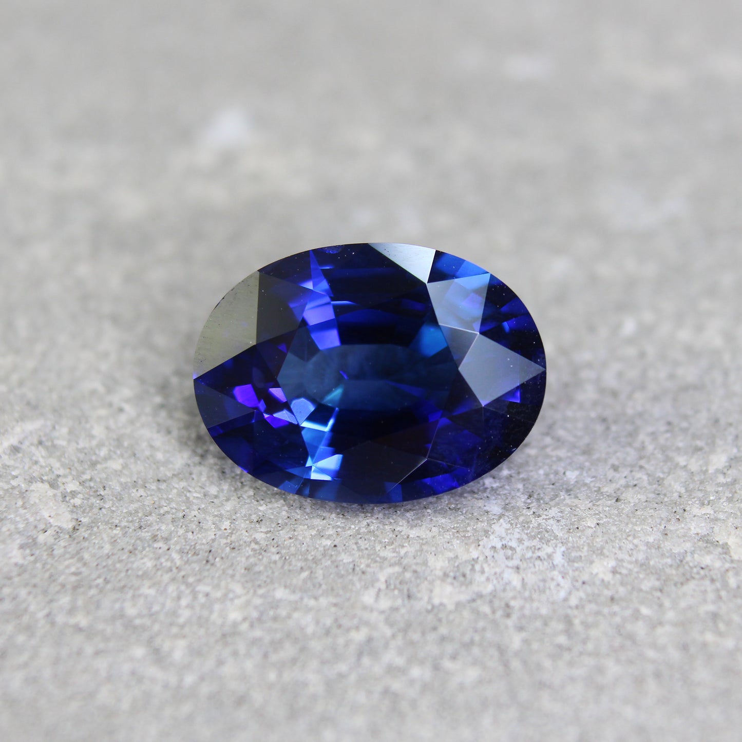 3.80ct Vivid, Royal Blue, Oval Sapphire, Heated, Sri Lanka - 11.27 x 8.33 x 4.92mm