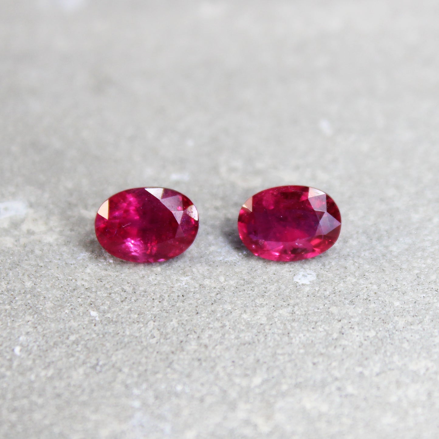 2.21ct Oval Ruby Pair, H(b), Thailand - 6.73 x 4.96mm