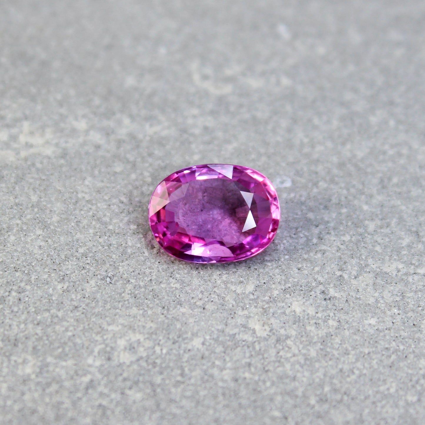 2.00ct Pink, Oval Sapphire, Heated, Madagascar - 9.17 x 6.94 x 3.03mm