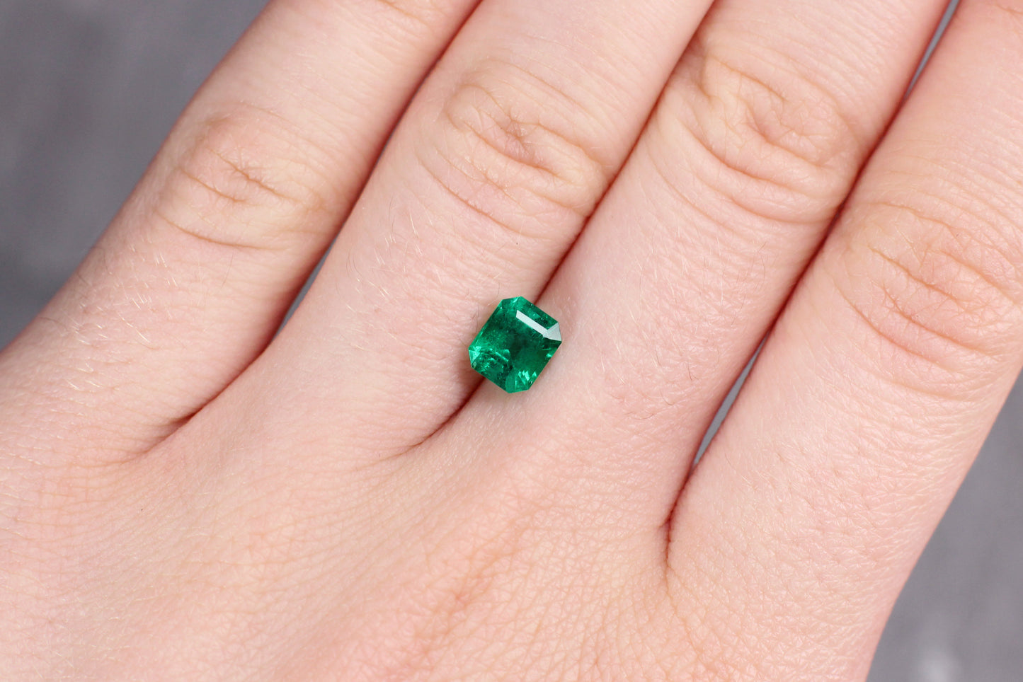 1.08ct Octagon Emerald, Minor Oil, Zambia - 6.62 x 5.62 x 4.29mm